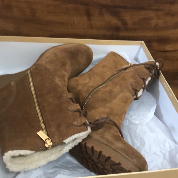 Michael kors Rory Faux Shearling Booties - Picture 9 of 11